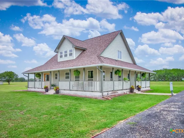 227 Ski Plex Dr, Seguin, TX 78155