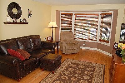 3rd image of 10916 S Central Park Ave