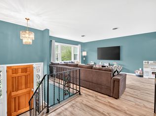 46 Karen Dr, Mahwah, NJ 07430