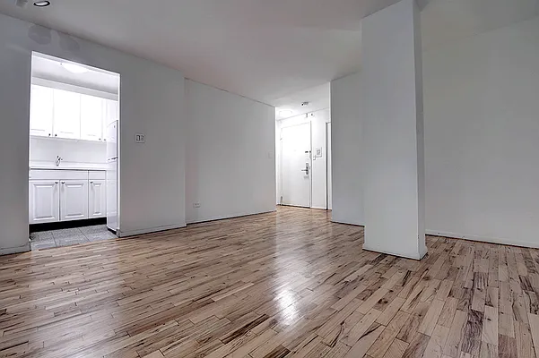 Rented by Urbane Brokerage | media 6