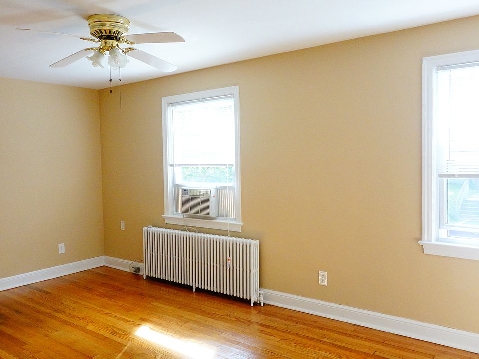 1st image of 8405 Greenwood Ave APT 2