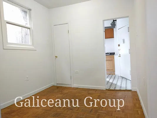 Rented by Lexington Real Estate Group | media 23