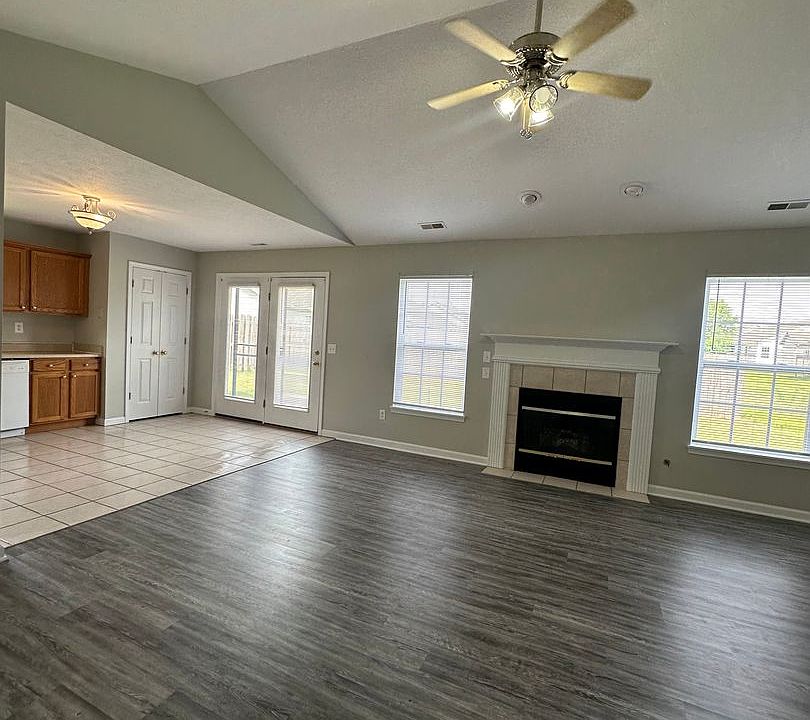 1st image of 3749 Ellison Dr