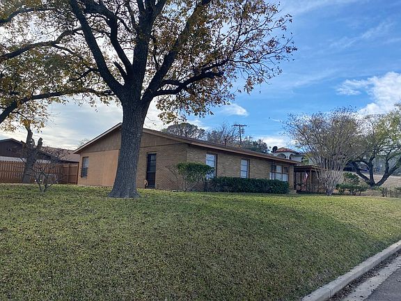 4th image of 1112 Yolanda Blvd