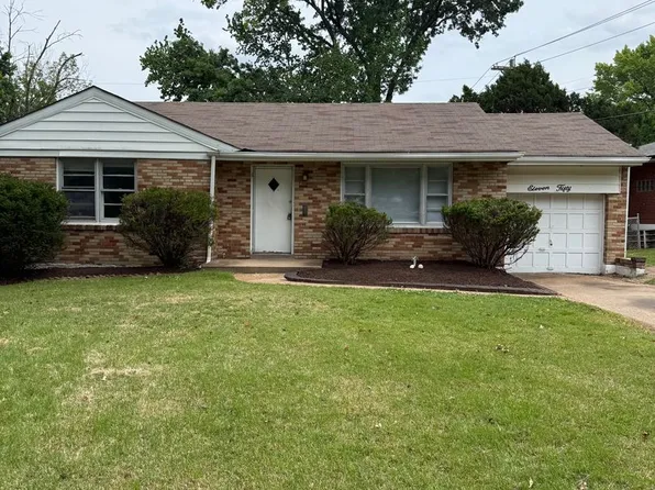 1150 Astoria Dr, Saint Louis, MO 63137