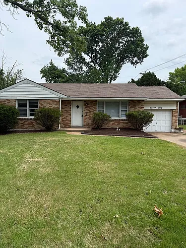 1150 Astoria Dr Photo 1