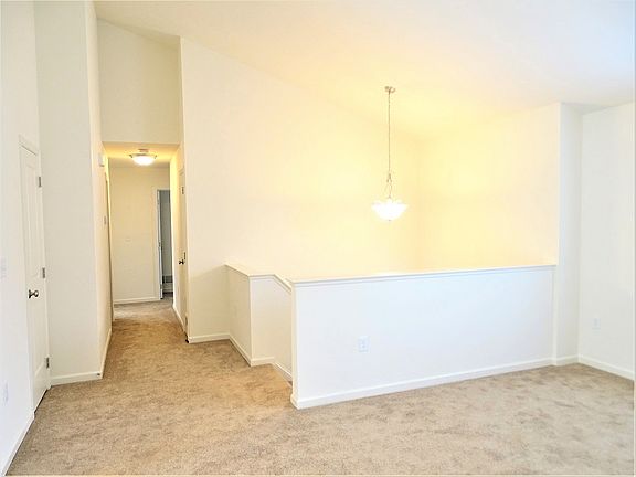 Foyer & Hallway