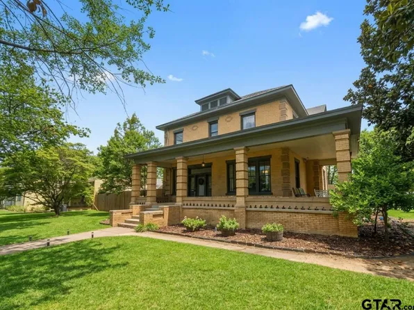 406 W 1st St, Mount Pleasant, TX 75455