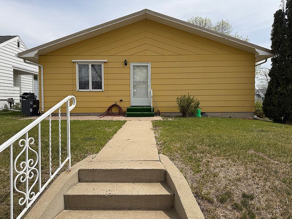 1st image of 403 8th St E