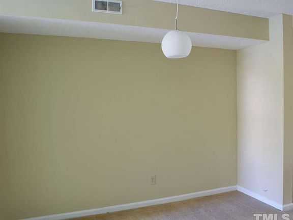 5th image of 152 Kingsbury Dr