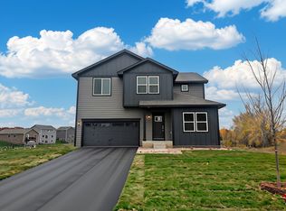 820 Sycamore Pl N, Cambridge, MN 55008