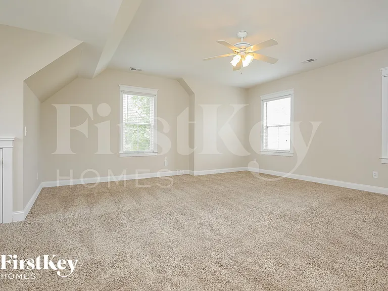 228 Silverwood Ln — Photo 13