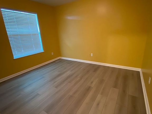 5th image of 125 Festival Ln