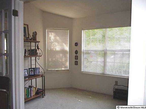 3rd image of 1046A Buckingham Dr