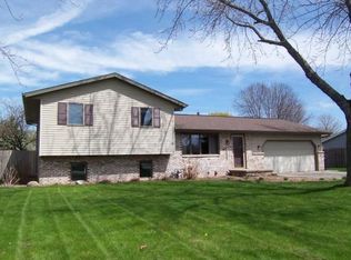 W5614 Rustic Ln, APPLETON, WI 54915