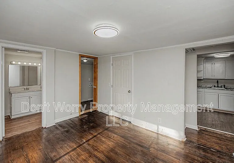 3504 Brevard St — Photo 7