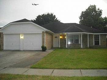 1st image of 1202 Lynn Ln