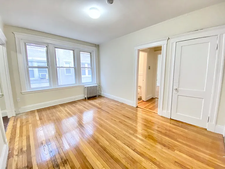 89 Park Dr #18 — Photo 2