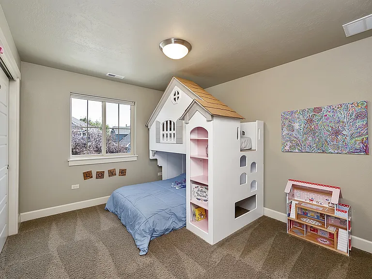 691 W Cagney St — Photo 32
