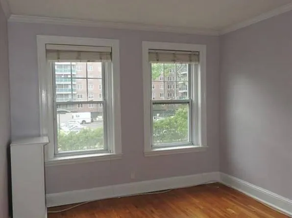 55 Thatcher St APT 5, Brookline, MA 02446
