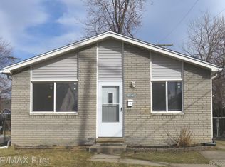 28030 Ginley St, Roseville, MI 48066