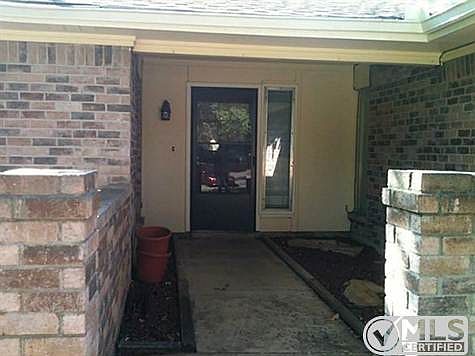 2nd image of 2401 York Minster Ct