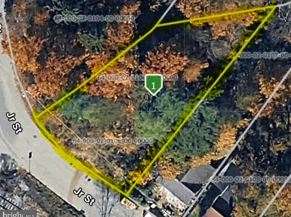 8 Junior St, Glen Rock, PA 17327