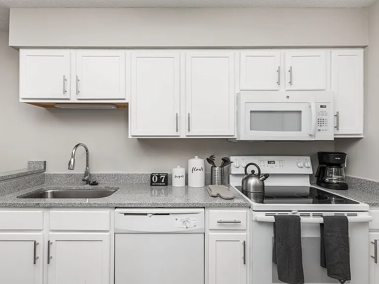 The Masters Apartments — Photo 6