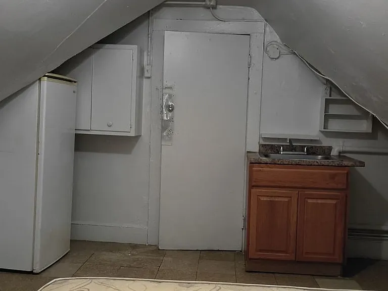 145 Vine St — Photo 3