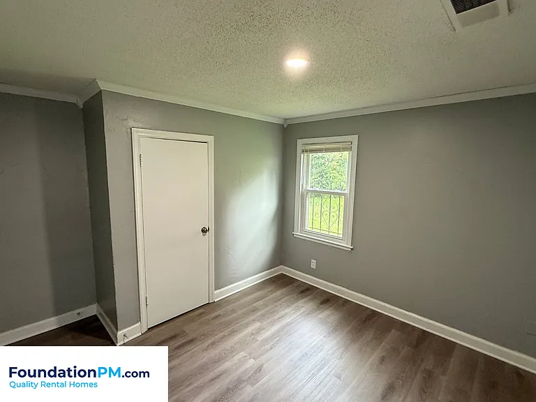 2100 Worthington Cir — Photo 16