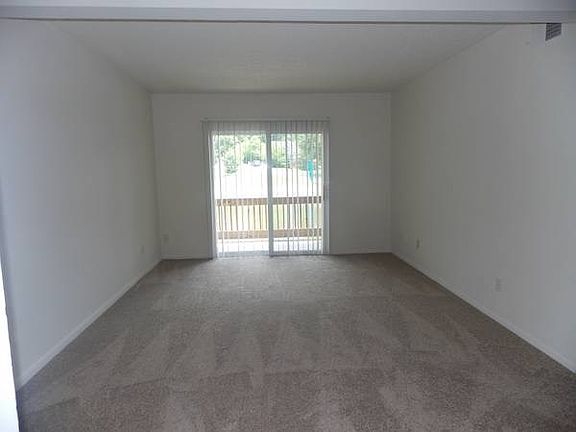 3rd image of 2509 Woodhill Ct APT 16