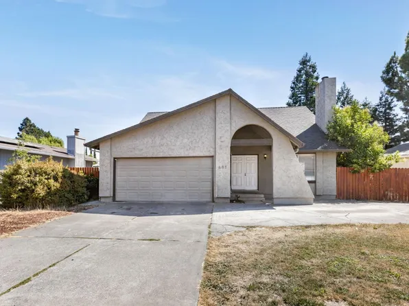 681 Hamilton Dr, Vacaville, CA 95687