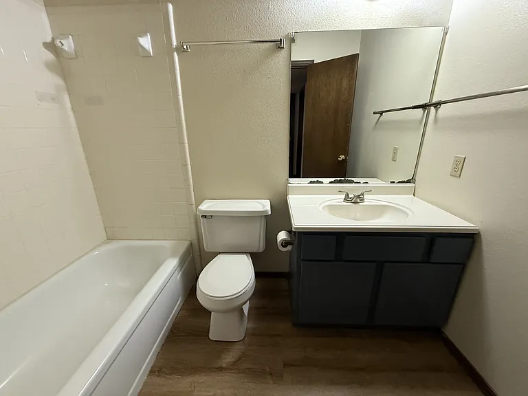 409 S Hester St — Photo 23