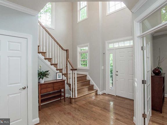 3rd image of 407 Lincoln Ave