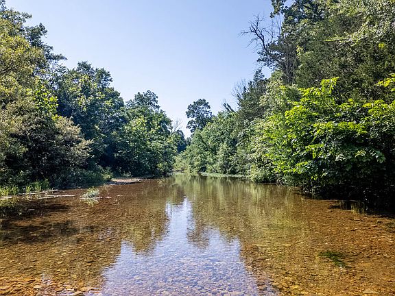 3rd image of 804 Banks Road