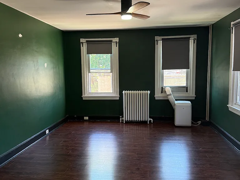 2201 E Thompson St — Photo 17