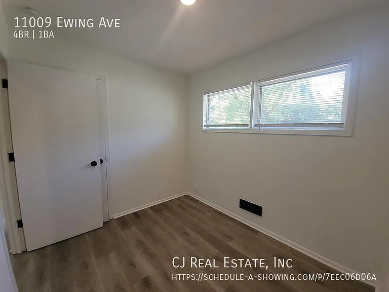 11009 Ewing Ave — Photo 8