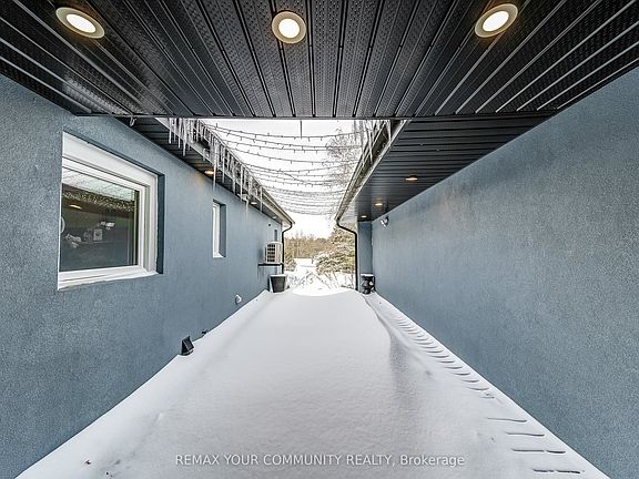 3rd image of 3433 Mount Albert Rd