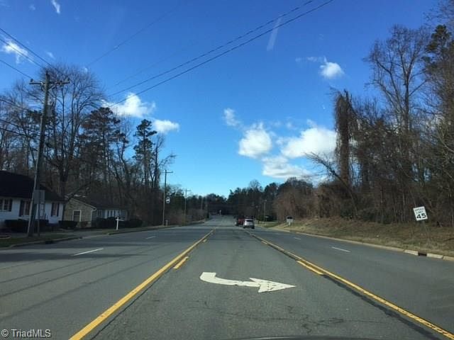 2nd image of 3229 S Stratford Rd