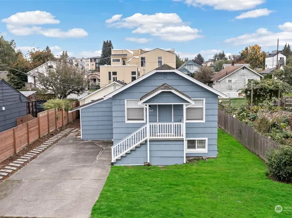 327 NW 88th Street #A, Seattle, WA 98117