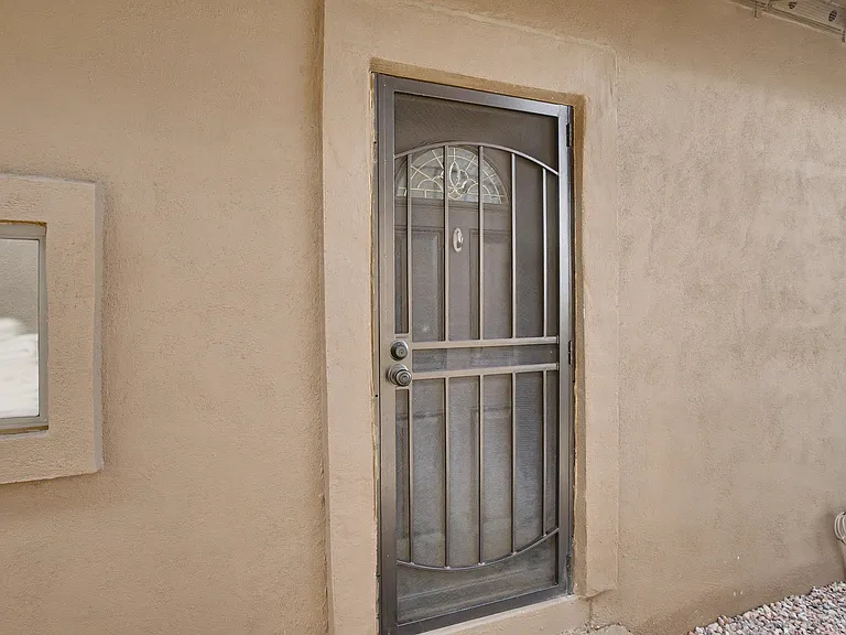 2402 Desert Willow Dr — Photo 49