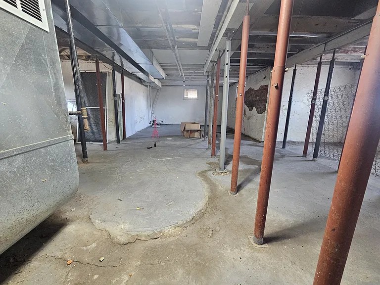 905 E Main St #1 — Photo 12
