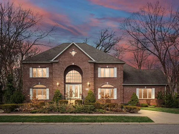 7412 Forest Ridge Dr, Schererville, IN 46375