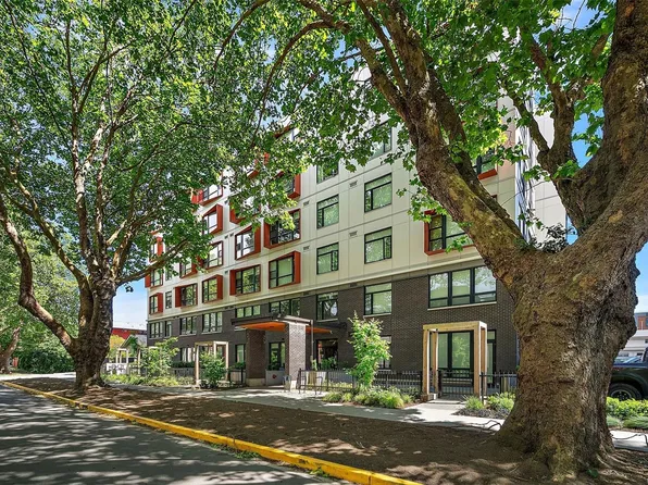 629 Speed Ave #412, Victoria, BC V8Z 1A5