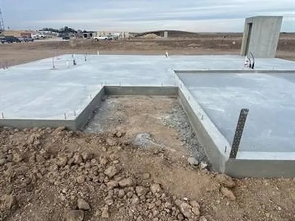 2229 Cumberland Dr, Hays, KS 67601