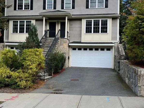 472 Lowell Ave Unit 472, Newtonville, MA 02460
