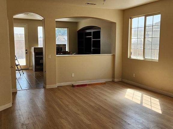 2nd image of 10557 Dream St
