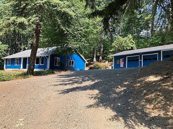 Front of home and Garage