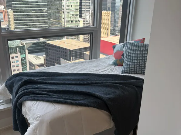 15 Mercer St #2709, Toronto, ON M5V 0T8