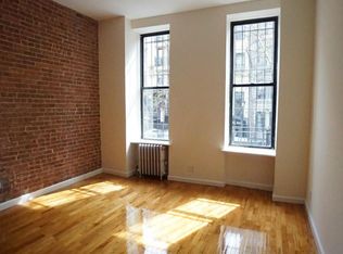 349 W 46th St FRNT 1, New York, NY 10036